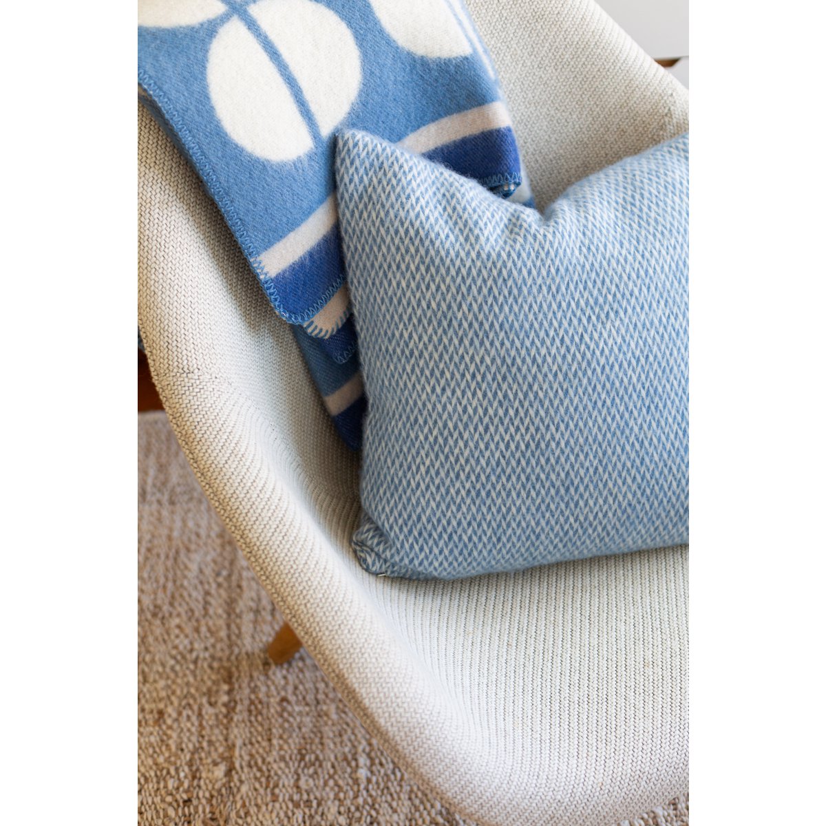 Designkissen aus 100 % norwegischer Wolle in Blau