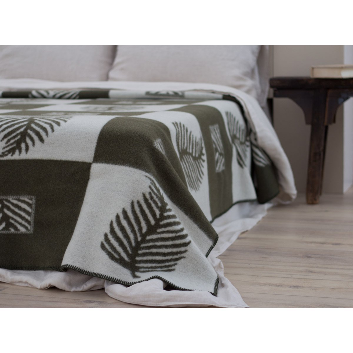 Premiumdecke LEAF | Merinomischung in „Moosstein“
